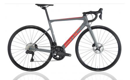 Vélo de route à transmission électrique 